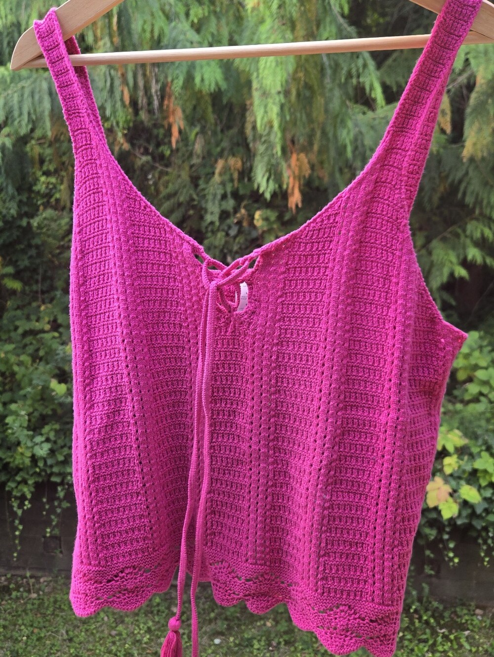 Old Navy Hot Pink Crocheted Tank with Tie Front Size L 100% Cotton